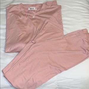 Matching leggings shirt set